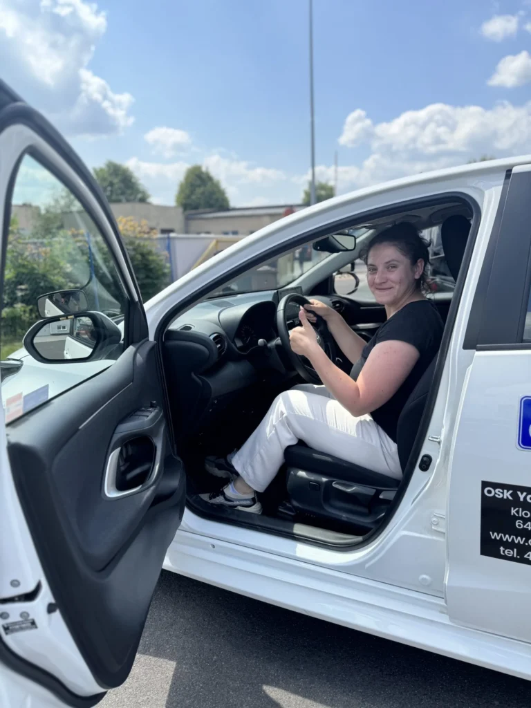 Nauka jazdy samochodem z automatyczną skrzynią biegów w OSK YAHUU